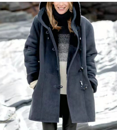 Manteau chic et décontracté avec une capuche généreuse pour les jours froids