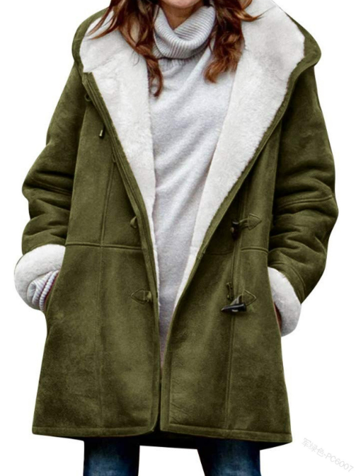 Manteau chic et décontracté avec une capuche généreuse pour les jours froids